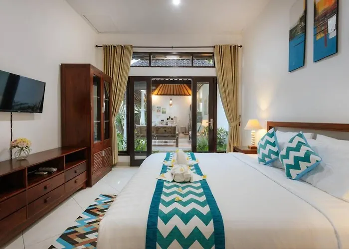 Penny, - Spacious 3 Bedroom Pool Villa! * Seminyak